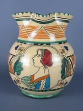 ORVIETO BROCCA DA VINO IN MAIOLICA DIPINTA A MANO FIGURA DONNA EPOCA XX SEC.