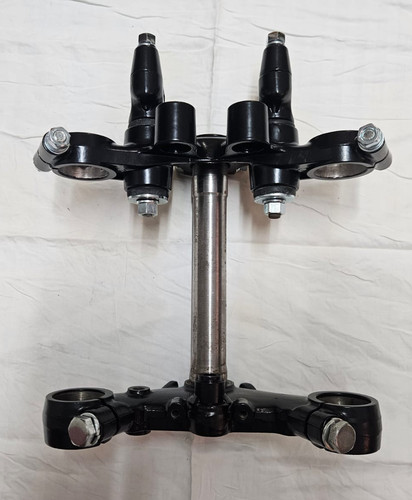 Kawasaki mach 750 head - kawasaki,