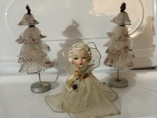 Alberi di Natale e angelo