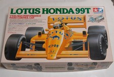 Kit auto radiocomandata Tamiya