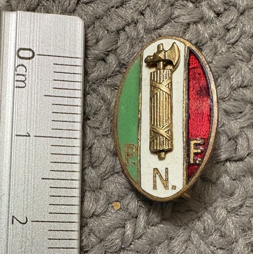 Distintivo pnf fascio tipo - distintivo,