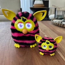 Furby Boom! HASBRO 2012 righe dritte rosa nero con pelliccia abbinata TESTATA