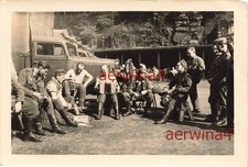 Soldati tedeschi musicano sul