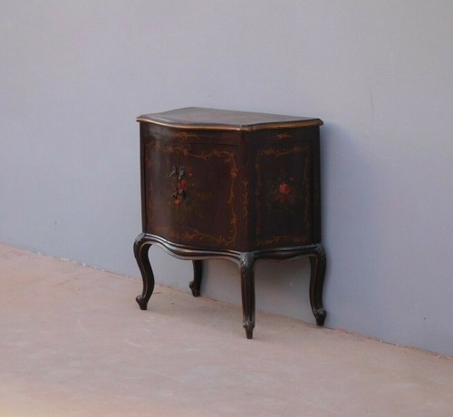 Mobiletto credenza due ante