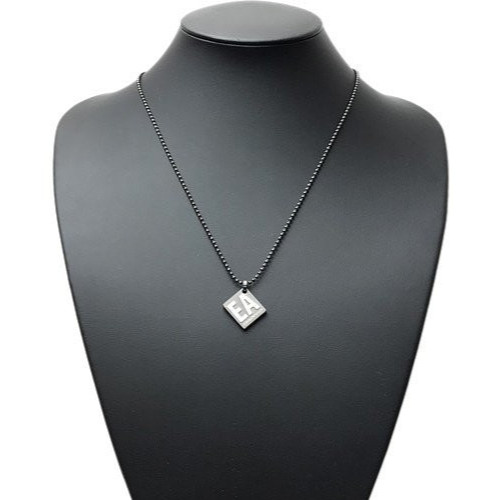 Collana con ciondolo - , logo