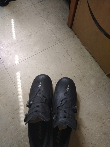 Specialized work shoes 5 - s,