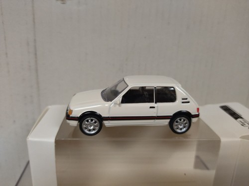 Peugeot 205 gti - 205, white