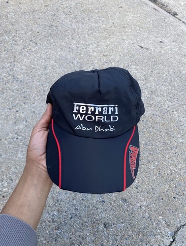 Cappello ferrari world abu - cappello,