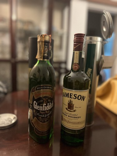 Whisky glenfiddich jameson - &,