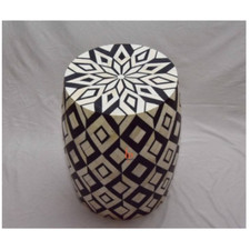 Sgabello a forma rotonda fatto a mano con motivo geometrico intarsiato in osso per casa e ufficio