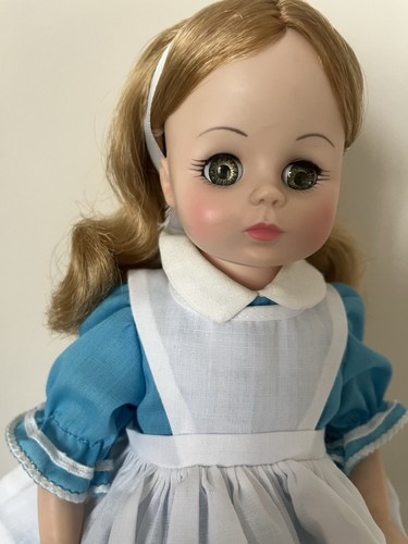 Bambola alice nel - nel, delle