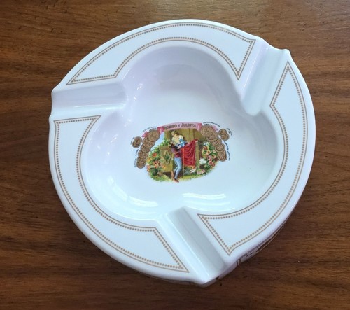Posacenere ceramica bianca