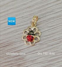 Ciondolo medaglia portafortuna coccinella su fiore in oro giallo 750 18 kt nuova