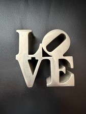 Robert Indiana fermacarte