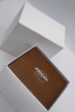 Scatola di legno Enicar.