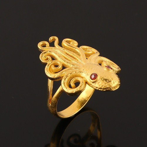 Anello polpo fatto - , mano