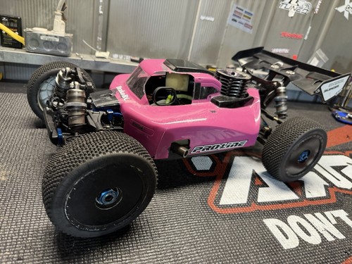 Team associated rc8 - 1/8,
