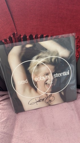 Robyn sexistenstial - -,