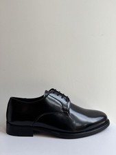 Scarpa stringata elegante