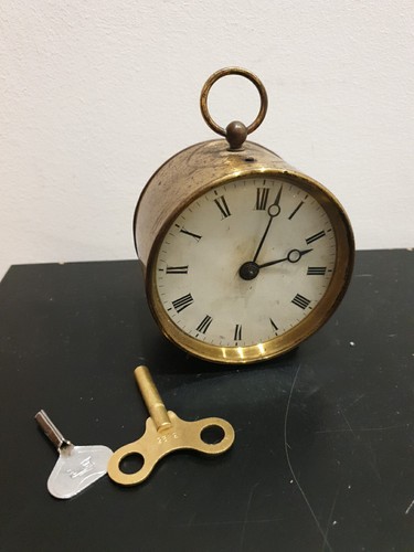 Antico orologio sveglia - antico,