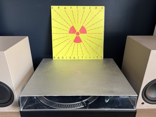 Kraftwerk radioactivity - radioactivity, uk