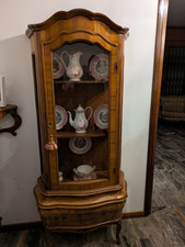 Antica vetrinetta in noce