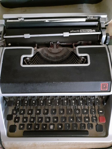 Macchina scrivere olivetti - scrivere,