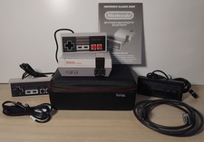 Nintendo NES Classic Console - Grigio + Custodia E 2 Controllers Extra