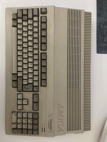 Commodore amiga 500 plus - commodore,
