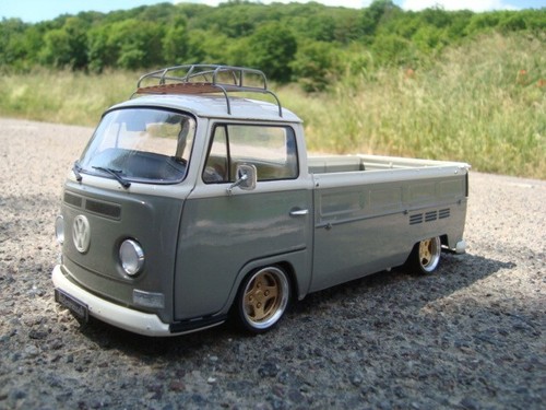 Pianale con cerchi - 1:18,