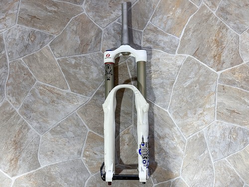 Tapered rockshox totem - 1.5",