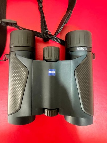 Carl zeiss binoculars - binoculars, lightly