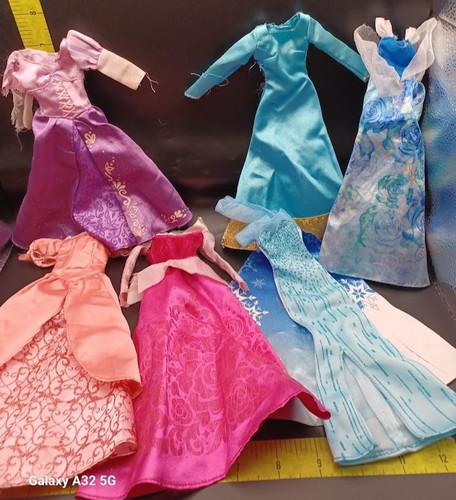 Lotto vestiti bambola barbie - lotto,