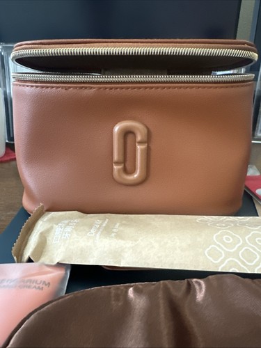 China airlines marc jacobs kit - airlines,