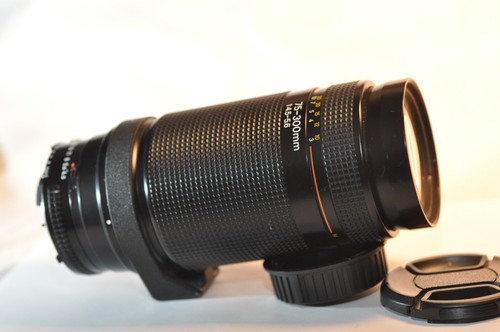 Nikon nikkor 300 - 75-300, mm