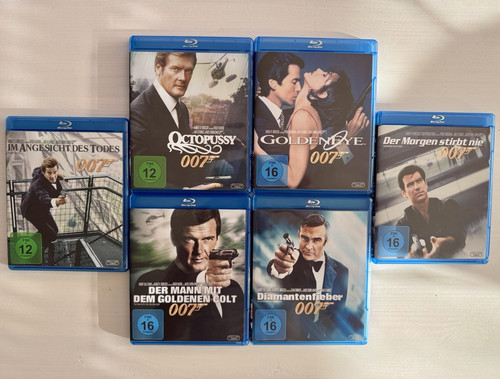 James bond 007 - james, movie