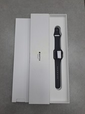 Apple Watch Series 3 GPS 38mm Cassa in Alluminio Grigio Siderale Cinturino.