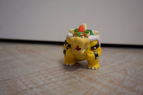 Super mario bros bowser figure - mario,