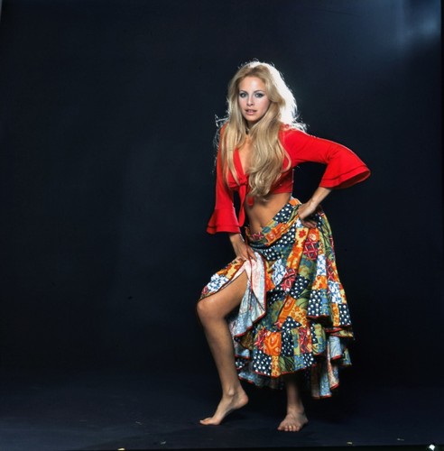 Sydne roma busty leggy 10x10 - sydne,