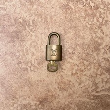 LOUIS VUITTON Cadena lucchetto