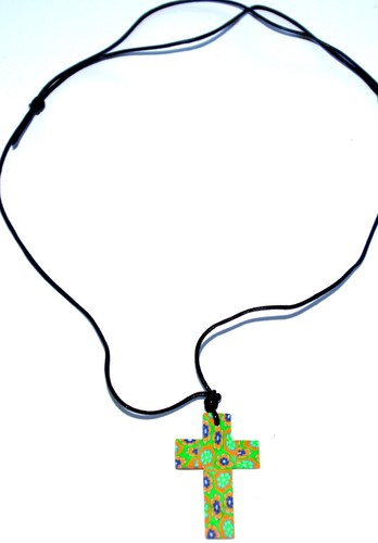 Collana con ciondolo croce