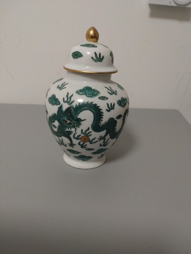 Antico vaso cinese con