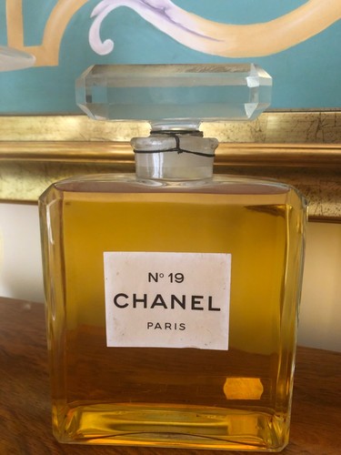 Chanel factice esposizione - chanel,