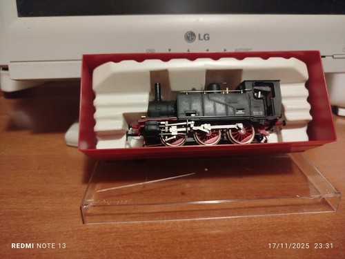 Locomotiva 851 121 - locomotiva, in