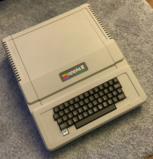 Apple II Europlus Computer Vintage INTERNATIONAL BUYER WELCOME ref.3