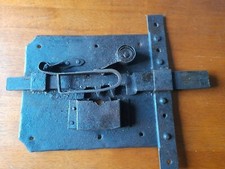 Vecchia serratura in ferro per