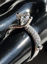 anello solitario con diamante Da 1.70ct Tot Con Diamante Centrale Certifi. IGI