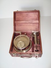 Antico apparecchio medico - Oscillometro sfigmomanometrico -completo di cassetta