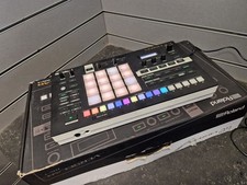 Roland Verselab MV-1 Song