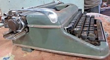  Vintage typeWriter Olympia de